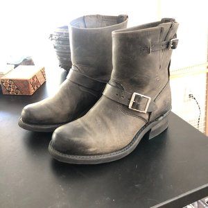 Frye Women’s Engineer 8R Leather Boots Charcoal 7M